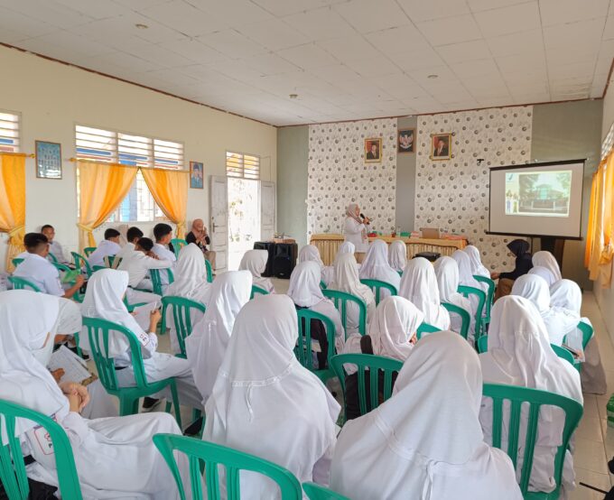 WORKSHOP SEKOLAH SEHAT: Kolaborasi BBPOM dan Puskesmas Suwawa di SMP Negeri 2 Suwawa